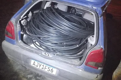 BM apreende fios furtados no Litoral <!-- NICAID(15409872) -->
