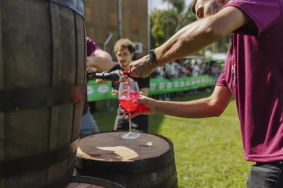 Eliminatórias dos Jogos Coloniais foram realizadas em abril, em Bento Gonçalves. Final ocorre no sábado (20), no Palco Central da Fenavinho e Expobento. <!-- NICAID(15819044) -->