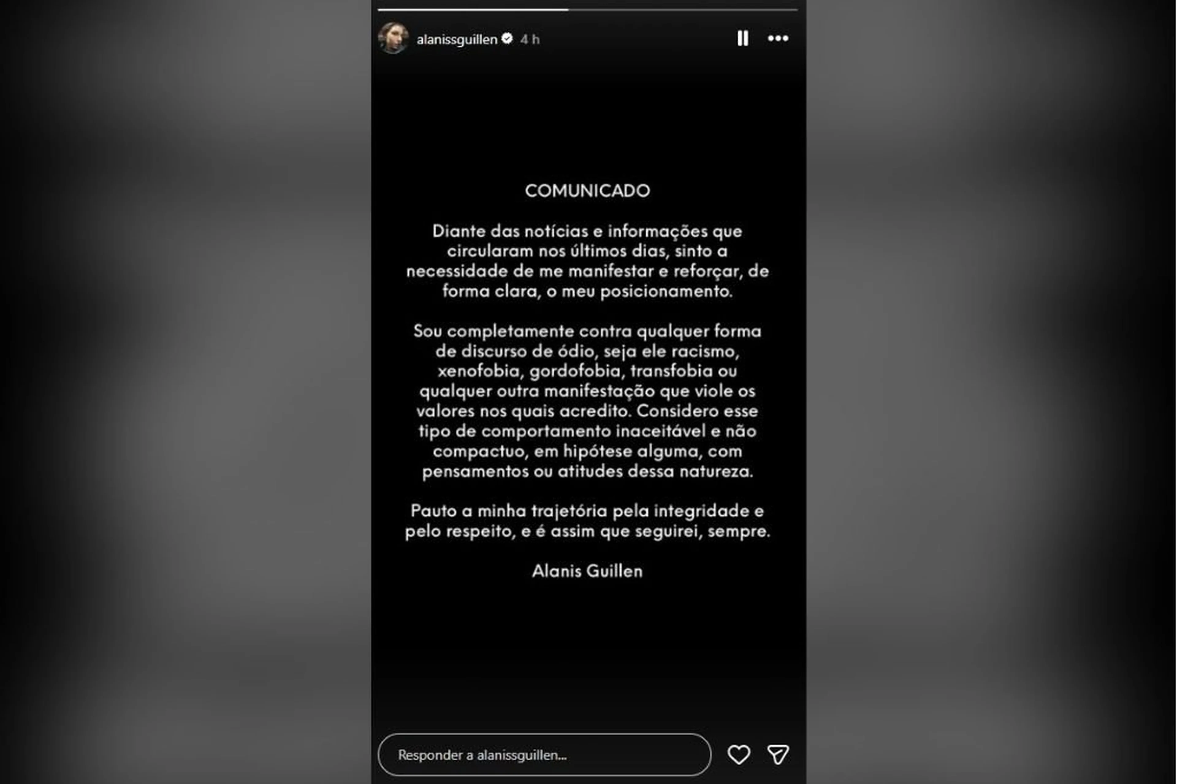 Reprodução/@alanissguillen