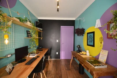 Home office da designer gráfica - depois<!-- NICAID(15225678) -->