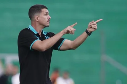 Juventude empatou com o Ypiranga, 1 a 1, na estreia do Gauchão. Na foto, técnico Maurício Barbieri. <!-- NICAID(16201760) -->