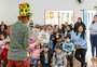 Projeto de incentivo à leitura doa 1,6 mil livros a escolas atingidas pela enchente no RS