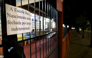 Estação, RS, Brasil, 08-07-2025– Ataque a faca em escola municipal deixa uma criança morta e outras três pessoas feridas na manhã desta terça-feira (8), em Estação, no norte do Rio Grande do Sul. O crime ocorreu por volta das 10h na Escola Maria Nascimento Giacomazzi, no centro da cidade. Foto: Jefferson Botega/Agência RBSIndexador: jeff botega<!-- NICAID(16076200) -->