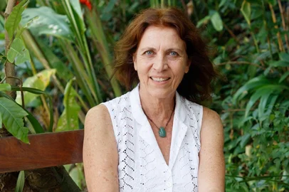 Livro Mata Adentro, de Dominique Jardy<!-- NICAID(16241902) -->