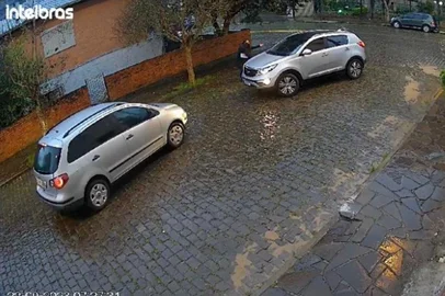 Menina de 9 anos é atropelada na esquina da Rua Silveira Martins com a Rua Marília, no bairro Cristo Redentor, em Caxias do Sul<!-- NICAID(15548561) -->