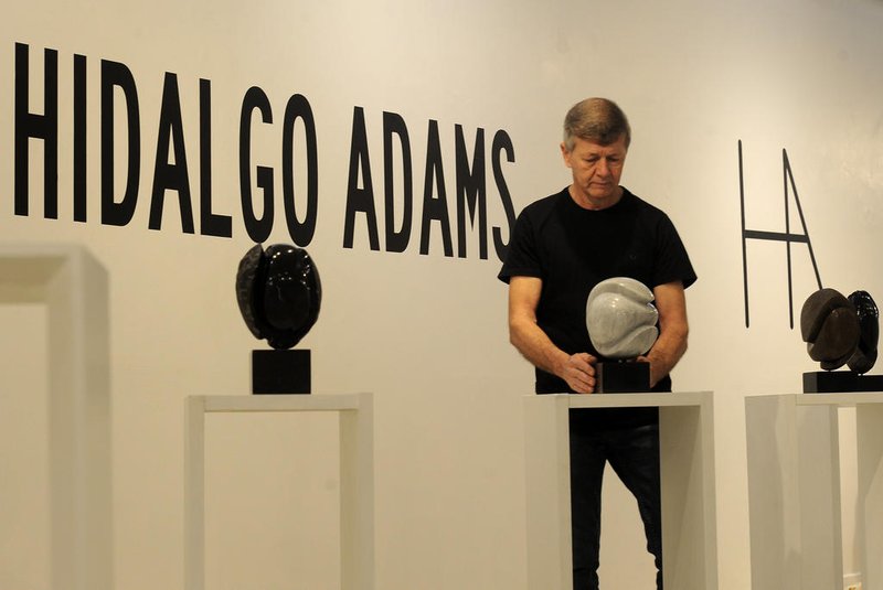 CAXIAS DO SUL, RS, BRASIL, 05/07/2022 - foto da exposição Abraço, de Hidalgo Adams. É na Galeria de Arte Gerd Bornheim, na Casa da Cultura. (Marcelo Casagrande/Agência RBS)<!-- NICAID(15140360) -->