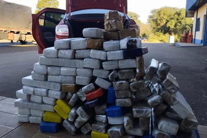 Apreensão, maconha<!-- NICAID(15803999) -->