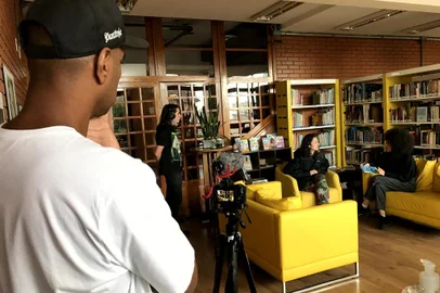 LABMais, do Sesc Caxias do Sul, promove oficina sobre acessibilidade no audiovisualCom inscrições abertas, iniciativa vai ensinar sobre o uso da Língua Brasileira de Sinais nos conteúdos produzidos<!-- NICAID(15651721) -->