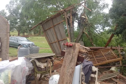 temporal , vendaval , canguçu<!-- NICAID(16226231) -->