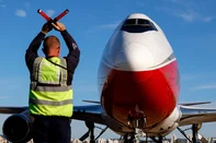 PORTO ALEGRE, RS, BRASIL, 20.04.2025: Quase um ano e meio depois, o aeroporo Salgado Filho volta a receber um avião de carga de grande porte dentro do seu complexo. O Boeing 747, conhecido como "rainha do céus" e uma das maiores aeronaves de carga do mundo pousou no terminal de Porto Alegre na tarde de domingo do dia 20 de abril. Foto: Camila Hermes/Agencia RBS<!-- NICAID(16020708) -->