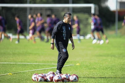 CAXIAS DO SUL, RS, BRASIL. 26-11-2025. O Caxias já iniciou os treinos da pré-temporada com reforços, visando o Gauchão 2026. Na foto, o técnico Fernando Marchiori.Indexador: Neimar De Cesero<!-- NICAID(16175076) -->
