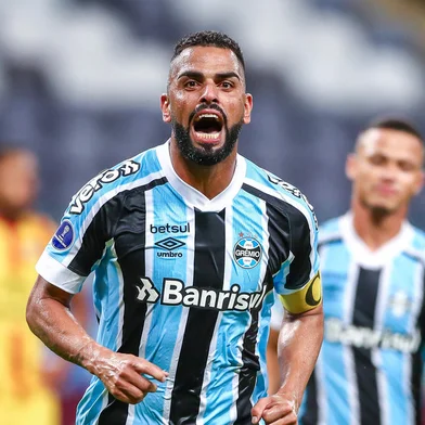 Gremio x AraguaRS - FUTEBOL/CONMEBOL SULAMERICANA 2021 /GREMIO X ARAGUA - ESPORTES - Lance da partida entre Gremio e Aragua disputada na noite desta quinta-feira, na Arena do Gremio, valida pela Sulamericana 2021. Maicon FOTO: LUCAS UEBEL/GREMIO FBPAEditoria: SPOLocal: Porto AlegreIndexador: Lucas UebelSecao: futebolFonte: Gremio.netFotógrafo: Gremio x Aragua<!-- NICAID(14776799) -->