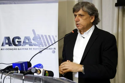Com foco em expansão, troca de ideias, aprendizado e integração, a 42ª Convenção Gaúcha de Supermercados – Expoagas 2025 — foi lançada oficialmente, nesta segunda-feira (4), em encontro no Hotel Deville. O evento ocorrerá de 19 a 21 de agosto, no Centro de Eventos Fiergs, na zona norte de Porto Alegre. Na foto, o presidente da Agas, AntôniO Cesa Longo. Indexador: Picasa<!-- NICAID(16094142) -->