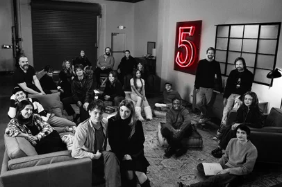 STRANGER THINGS. (L to R) Noah Schnapp, Millie Bobby Brown, David Harbour, Winona Ryder, Cara Buono, Joe Keery, Amybeth McNulty, Charlie Heaton,  Brett Gelman, Maya Hawke, Natalia Dyer, Jamie Campbell Bower, Priah Ferguson, Linda Hamilton, Gaten Matarazzo, Caleb McLaughlin, Ross Duffer, Matt Duffer, Finn Wolfhard, and Sadie Sink of STRANGER THINGS. Cr. Atsushi Nishijima/Netflix Â© 2024<!-- NICAID(15644508) -->