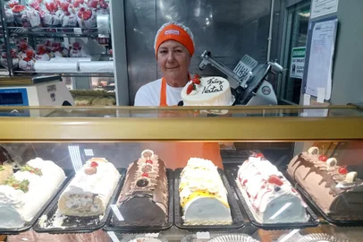Sandra Maria da Silveira Rizzotto, 70 anos, que sempre trabalhou como autônoma, participou do curso de balconista ofertado pelo Supermercado Andreazza, em parceira com Flores +Renda.<!-- NICAID(15303752) -->