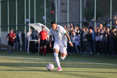 Alanyaspor / Divulgação Ruan, 21 anos, atacante chega ao terceiro ano consecutivo no futebol europeu após se destacar individualmente em sua primeira temporada na Süper Liga. Ele está no o Alanyaspor.<!-- NICAID(16345543) -->
