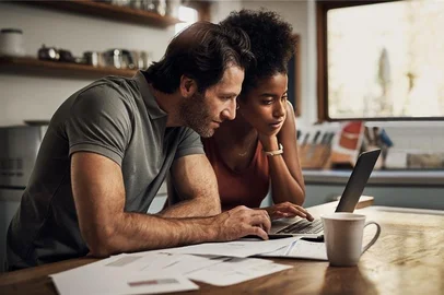 Disciplina e acompanhamento contínuo são algumas das dicas que aparecem nas recomendações da Warren Investimentos.