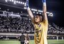 Goleiro Gabriel Brazão renova com Santos até 2028 e vibra: "Maior clube do mundo"