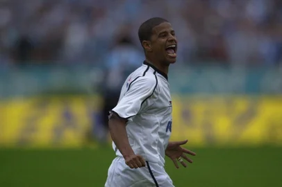 #Máquina: D1-5020849Final da Copa do Brasil 2001Grêmio 2x2 Corinthians.  Marcelinho Carioca.<!-- NICAID(746020) -->