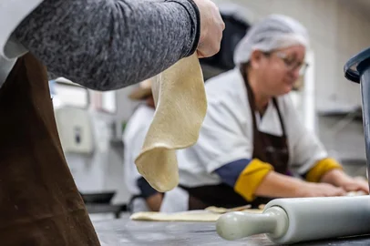 Está disponível no YouTube o documentário Inventário de Referências Culturais da área rural das cidades de Gramado, Canela e São Francisco de Paula –, produção audiovisual que registra práticas tradicionais ligadas à alimentação e à vida rural desses municípios. O filme é o resultado do projeto Inventário de Referências Culturais (IRC), iniciativa voltada à salvaguarda de bens imateriais e à valorização dos saberes transmitidos entre gerações nas comunidades rurais da região, principalmente de origens alemã e italiana.<!-- NICAID(16203182) -->