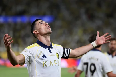 Nassr's Portuguese forward #07 Cristiano Ronaldo celebrates after his team scored their second goal during the Saudi Pro League football match between Al-Nassr and Damac at the Al-Awwal Park Stadium in Riyadh on May 21, 2026. (Photo by Fayez NURELDINE / AFP)Editoria: SPOLocal: RiyadhIndexador: FAYEZ NURELDINESecao: soccerFonte: AFPFotógrafo: STF<!-- NICAID(16290272) -->
