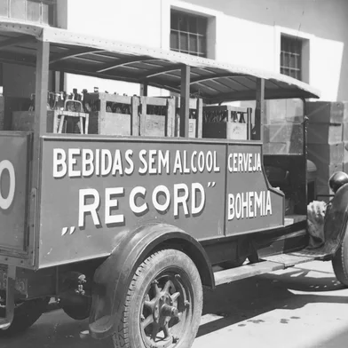Fábrica Thofehrn, do Guaraná Record. Esquina da Avenida Farrapos com a Rua Hoffmann, em Porto Alegre.Pertencia a João Jorge Thofehrn.<!-- NICAID(16141614) -->