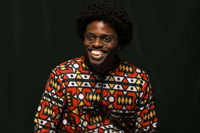 O escritor, poeta, educador e quadrinista baiano Anderson Shon será o convidado da próxima edição do Circuito Sesc de Literatura, que promove uma série de encontros em diferentes cidades do Rio Grande do Sul ao longo do mês de junho. Com atividades gratuitas voltadas a estudantes, leitores e público em geral, a programação passará por Bento Gonçalves, Caxias do Sul, Viamão, Canoas, Farroupilha, Montenegro, Gravataí, Taquara e Ijuí.<!-- NICAID(16300575) -->