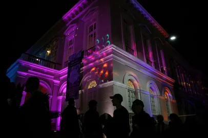 Porto Alegre, RS, Brasil, 20-05-2023: Noite dos Museus no Theatro São Pedro e Praça da Matriz. Foto: Mateus Bruxel / Agência RBSIndexador: Andre Avila<!-- NICAID(15434170) -->