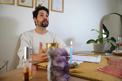 CAXAS DO SUL, RS, BRASIL, 16/12/2025. Cigano Henrique Fonseca para falar sobre as previsões para 2026. (Porthus Junior/Agência RBS)<!-- NICAID(16187747) -->