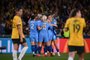 England's players celebrate their team's first goal during the Australia and New Zealand 2023 Women's World Cup semi-final football match between Australia and England at Stadium Australia in Sydney on August 16, 2023. (Photo by FRANCK FIFE / AFP)Editoria: SPOLocal: SydneyIndexador: FRANCK FIFESecao: soccerFonte: AFPFotógrafo: STF<!-- NICAID(15511507) -->