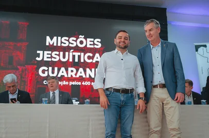 SANTO ÂNGELO, RS, BRASIL - 25.04.2025 - O Vice-governador Gabriel Souza visita os estandes da Fenamilho e participa de audiência pública sobre os projetos relacionados aos 400 anos das Missões Jesuítas Guaranis. Foto: Rodrigo Ziebell / GVG / Divulgação<!-- NICAID(16025398) -->