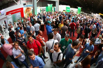 Avisulat 2016<!-- NICAID(15281682) -->