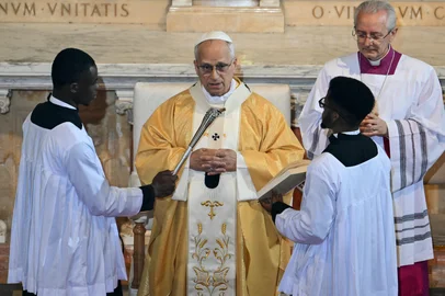 Pope Leo XIV leads a mass at the basilica of St. Augustine in Annaba on the second day of  an 11-day apostolic journey to Africa, on April 14, 2026. (Photo by Alberto PIZZOLI / AFP)<!-- NICAID(16266423) -->