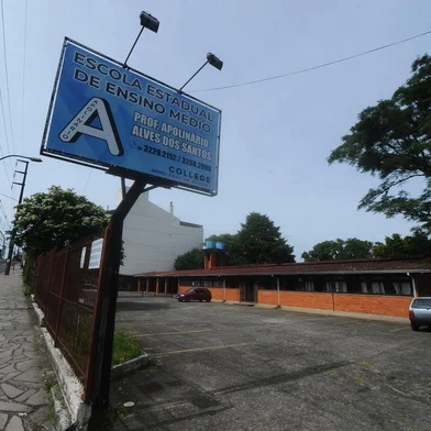 Escola estadual Apolinário Alves dos Santos, em Caxias, é interditada após problemas na fiação elétrica <!-- NICAID(15625513) -->