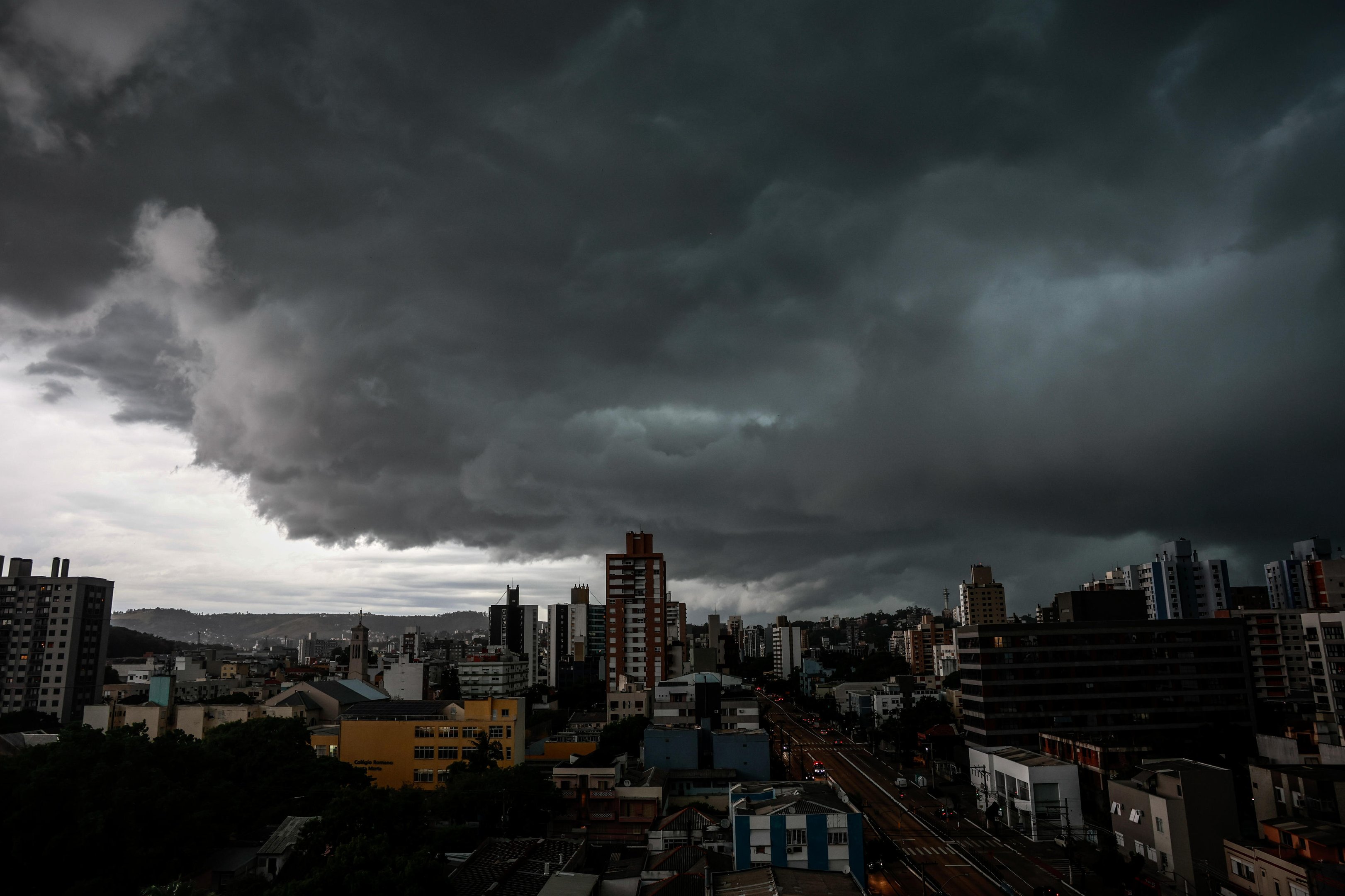 RS tem alerta vermelho para tempestades nesta segunda-feira