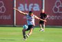 Volante treina e pode reforçar o Inter na estreia do Brasileirão