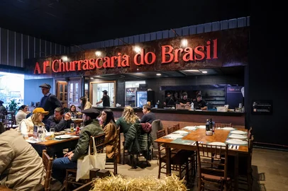 Santo Antônio celebra 91 anos com evento especial em Esteio, lançamento de livro e inauguração de espaço de eventos.O novo espaço de eventos Cavalo Crioulo by Santo Antonio, instalado na casa da ABCCC (Associação Brasileira de Criadores de Cavalos Crioulos), no Parque de Exposições Assis Brasil.<!-- NICAID(16288193) -->