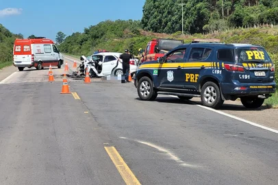 Quatro pessoas morrem e duas ficam feridas em acidente na BR-293, em Pinheiro Machado<!-- NICAID(15968467) -->