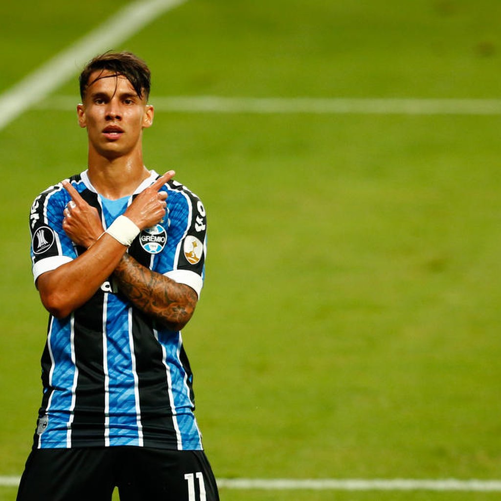 Post de Ferreira, do Grêmio, gera polêmica sobre limites em ações
