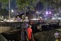 Duas pessoas foram resgatadas no começo da noite desta terça-feira (14) após ficarem 'ilhadas' embaixo do viaduto da avenida Ipiranga com a avenida da Azenha, no bairro Azenha, em Porto Alegre<!-- NICAID(15349698) -->