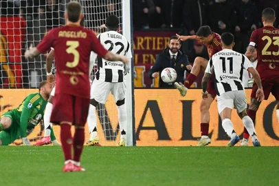 Shomurodov, futebol, Roma