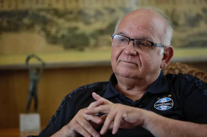 Osório, RS, Brasil, 11-11-2022: Entrevista com o presidente do Grêmio, Romildo Bolzan, em casa, em Osório. Após oito anos, ele deixa a gestão do clube. Foto: Mateus Bruxel/Agência RBSIndexador: Mateus Bruxel<!-- NICAID(15262846) -->