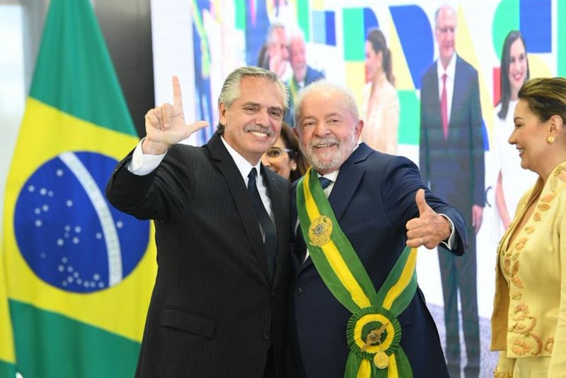 Alberto Fernández e Lula na posse do presidente brasileiro<!-- NICAID(15309690) -->