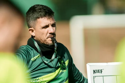 Treino do Juventude para a sequência da Série B 2026. Na foto, o técnico Maurício Barbieri.<!-- NICAID(16328307) -->
