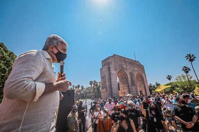 Prefeito Sebastião Melo participou do lançamento do selo alusivo aos 250 anos de Porto Alegre <!-- NICAID(14899475) -->