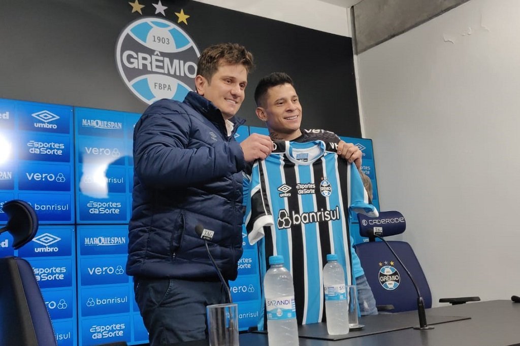 Iturbe explica escolha pelo Grêmio: 