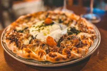 bodega pizza entre vinhos, pizzaria, winebar, vinhos, pizza, destemperados, altemir pessali, drinks, burrata<!-- NICAID(15475398) -->