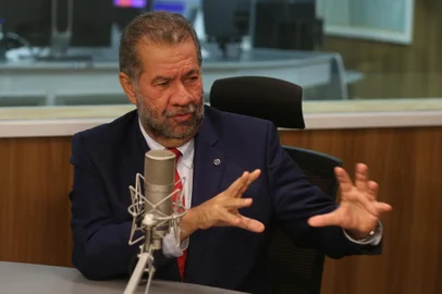 O ministro da Previdência Social, Carlos Lupi, participa do programa A Voz do Brasil<!-- NICAID(15435690) -->