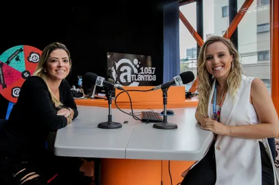 Carolina Kloss e Daniela Fanti na Atlântida. (Neimar De Cesero/Agência RBS)<!-- NICAID(15706560) -->