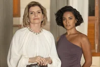 Odete Roitman (Debora Bloch) e Fátima (Bella Campos), vale tudo<!-- NICAID(16050141) -->